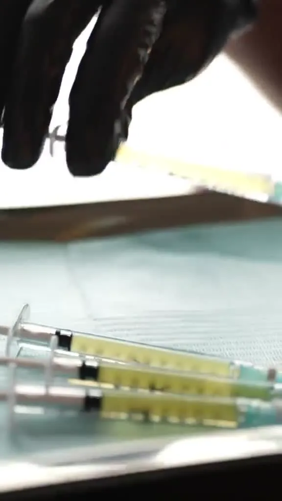 Prepared hair treatment syringes